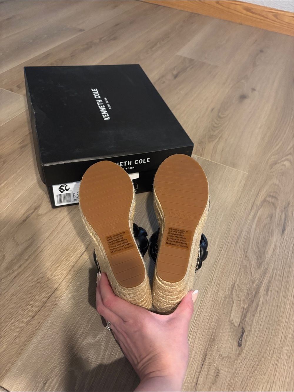 Kenneth Cole Black Braided Espadrille Wedge Sandals MSRP $125 - Picture 3 of 3
